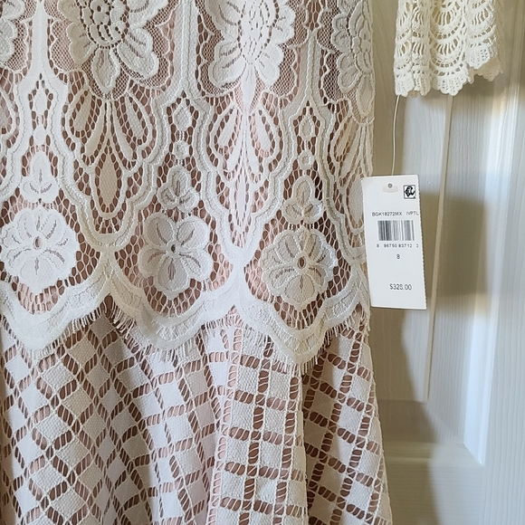 Dress - Picture 2 of 8